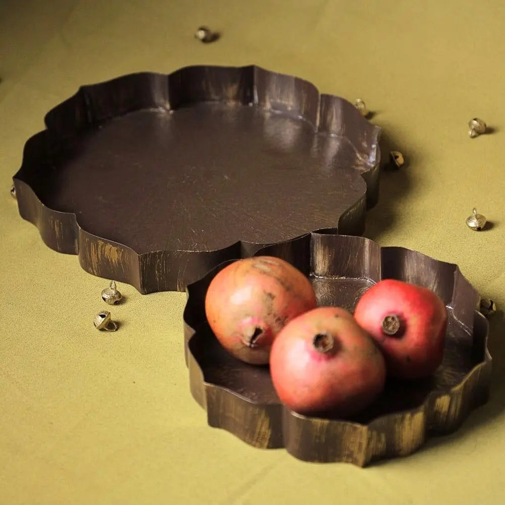 Antique Brown Lotus Nesting Trays | Set of 2 The confetti tree