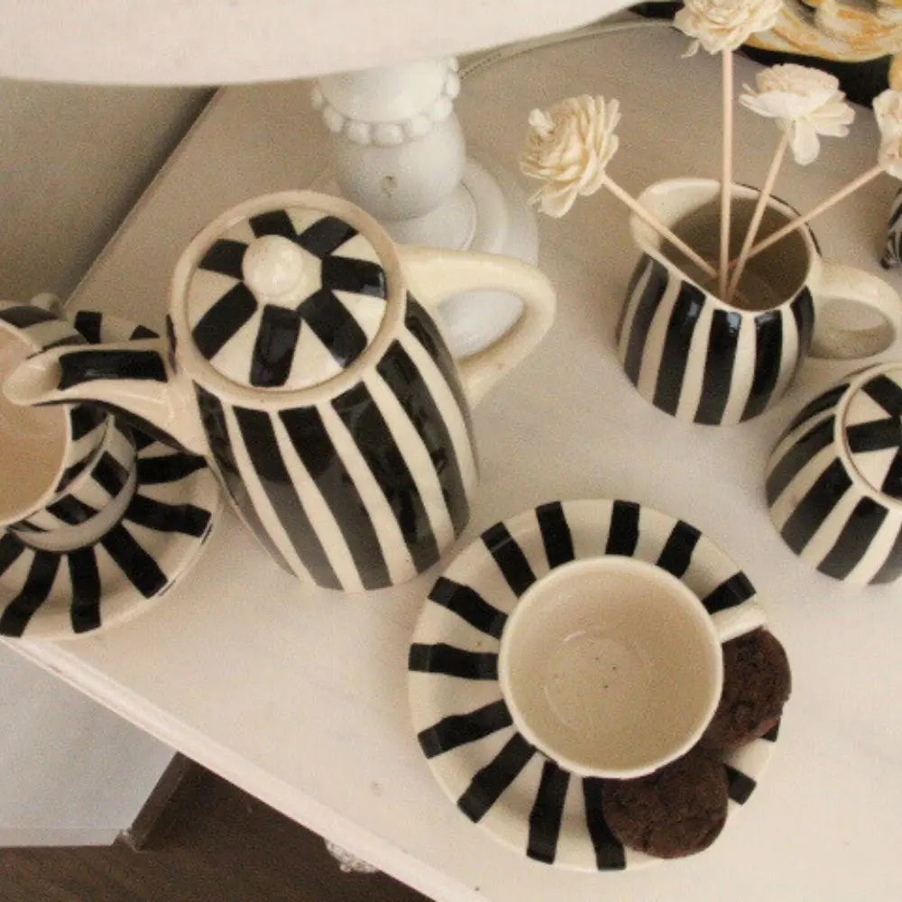 Circus Tea Set | Set of 7 The confetti tree