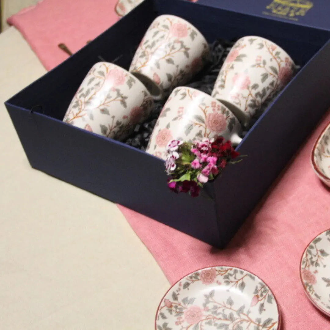 Floral Gift box | Set of 4 The confetti tree