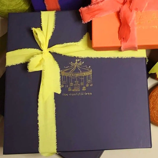 Gift box Blue | 12*12 Inches The confetti tree