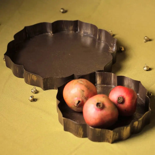 Antique Brass Lotus Edge Serving Trays – Set of 2 The confetti tree