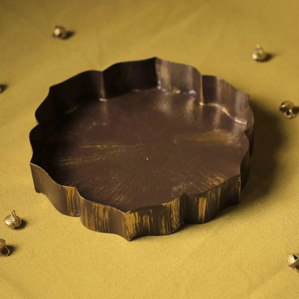 Antique Brass Lotus Edge Serving Trays – Set of 2 The confetti tree