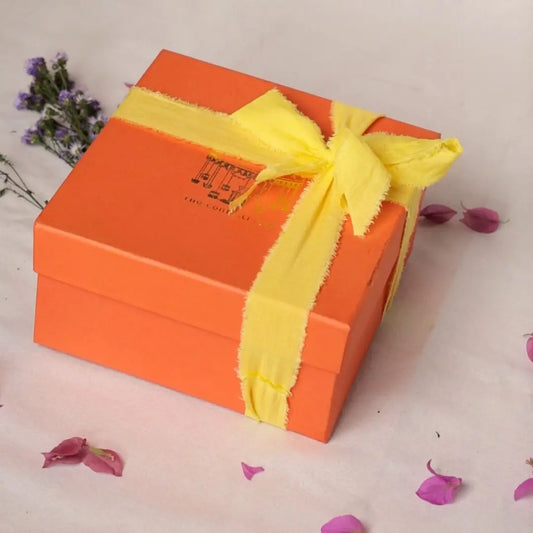 Orange Gift Box | 8*8 Inches The confetti tree
