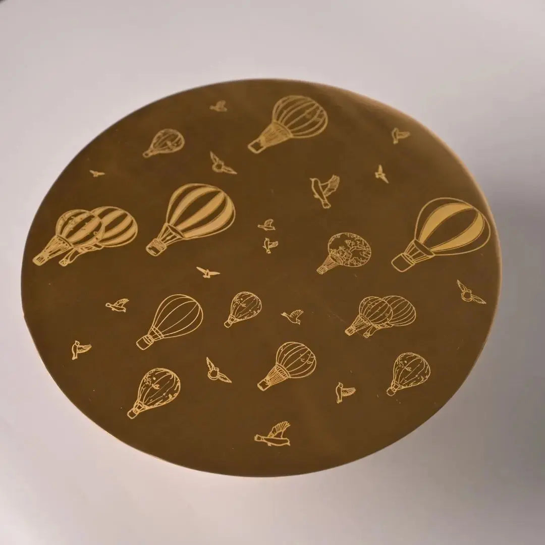 Pure Brass Cake Stand – Laser-Etched Hot Air Balloon Design | Luxury Dessert Stand for Parties, Weddings & Festive Serving The confetti tree
