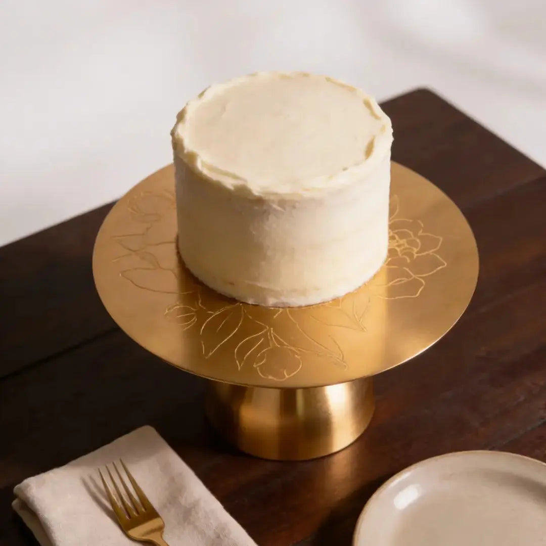 Pure Brass Cake Stand – Laser-Etched Peony Flower Design | Luxury Dessert Stand for Weddings, Festive Hosting & Home Décor The confetti tree