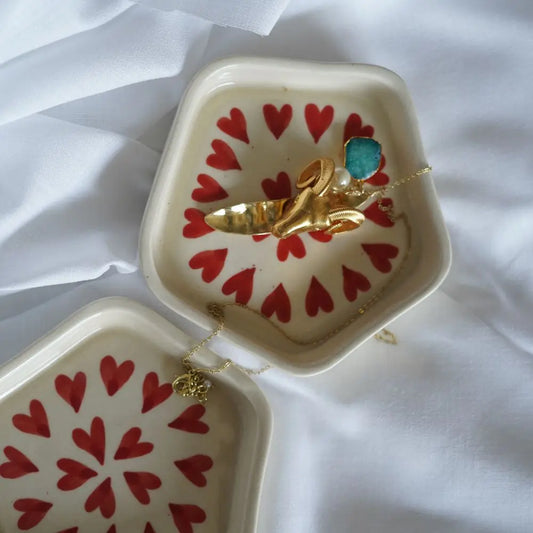 Stoneware Heart Tray The confetti tree