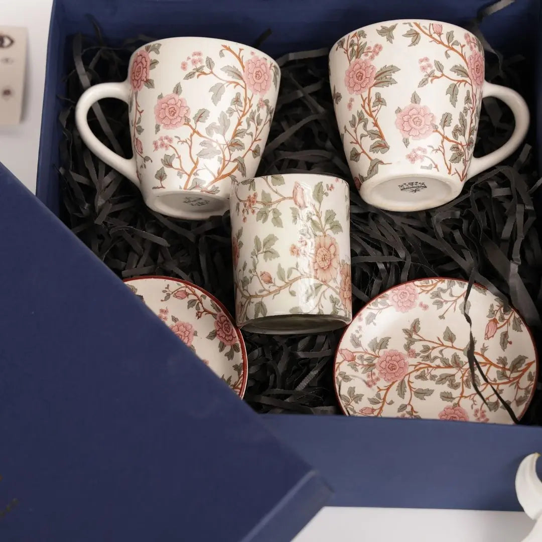 The Vintage Bloom Rakhi Gift Box The confetti tree